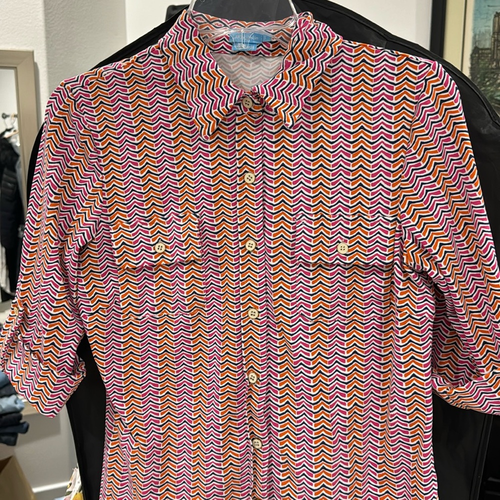 Like New J McLaughlin Women’s Button Top.